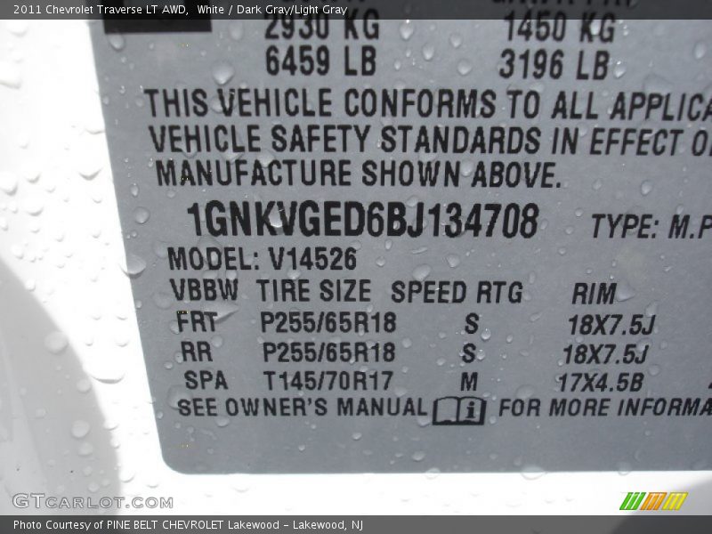 White / Dark Gray/Light Gray 2011 Chevrolet Traverse LT AWD