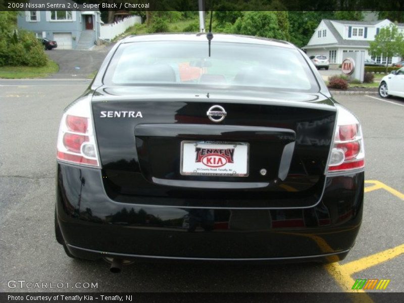 Super Black / Charcoal 2009 Nissan Sentra 2.0