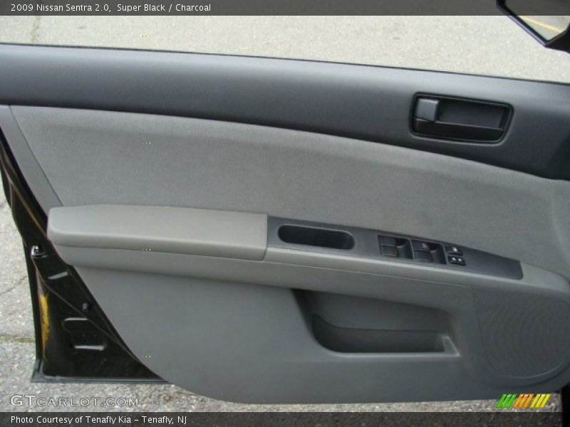 Super Black / Charcoal 2009 Nissan Sentra 2.0