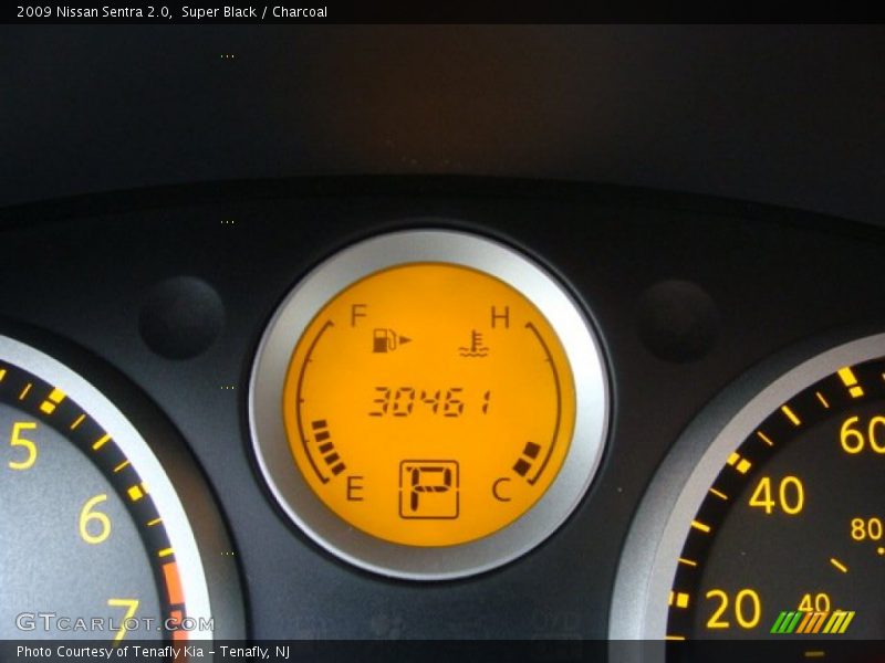 Super Black / Charcoal 2009 Nissan Sentra 2.0