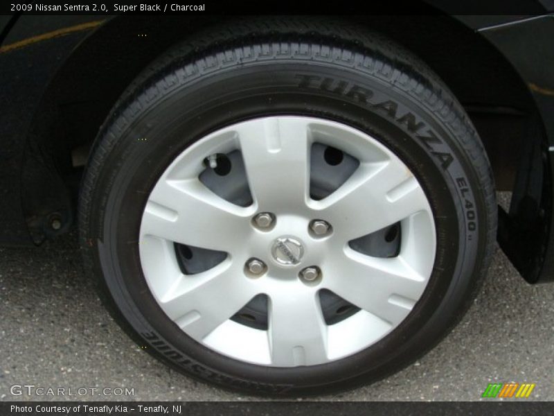 Super Black / Charcoal 2009 Nissan Sentra 2.0