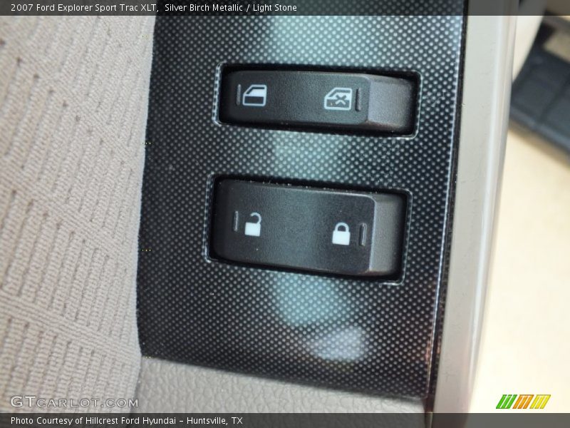 Silver Birch Metallic / Light Stone 2007 Ford Explorer Sport Trac XLT