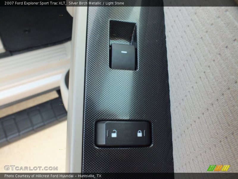 Silver Birch Metallic / Light Stone 2007 Ford Explorer Sport Trac XLT