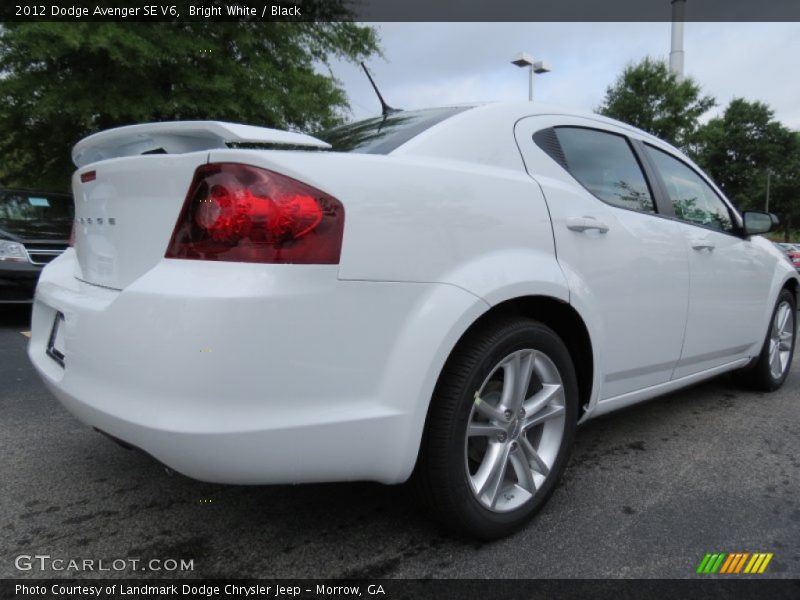Bright White / Black 2012 Dodge Avenger SE V6
