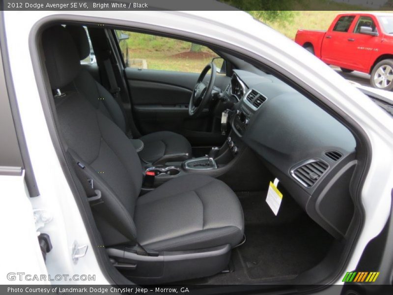 Bright White / Black 2012 Dodge Avenger SE V6
