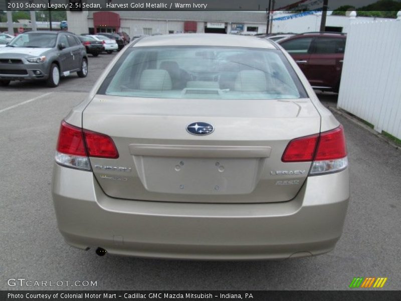 Harvest Gold Metallic / Warm Ivory 2010 Subaru Legacy 2.5i Sedan