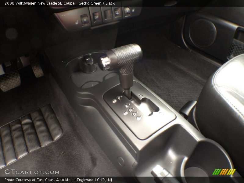 Gecko Green / Black 2008 Volkswagen New Beetle SE Coupe
