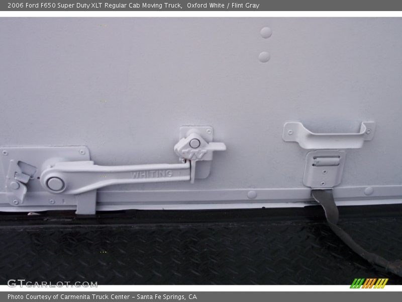 Oxford White / Flint Gray 2006 Ford F650 Super Duty XLT Regular Cab Moving Truck