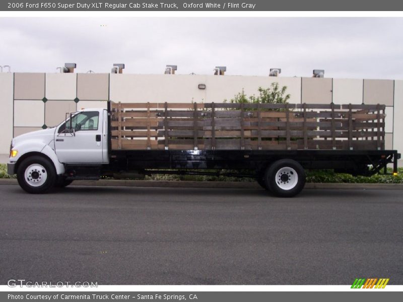 Oxford White / Flint Gray 2006 Ford F650 Super Duty XLT Regular Cab Stake Truck
