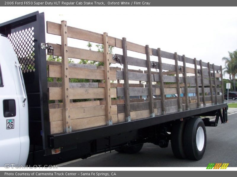 Oxford White / Flint Gray 2006 Ford F650 Super Duty XLT Regular Cab Stake Truck
