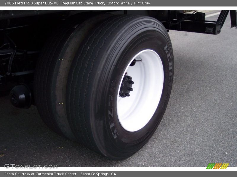 Oxford White / Flint Gray 2006 Ford F650 Super Duty XLT Regular Cab Stake Truck