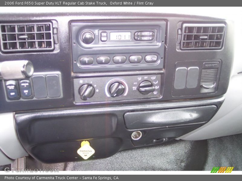 Oxford White / Flint Gray 2006 Ford F650 Super Duty XLT Regular Cab Stake Truck