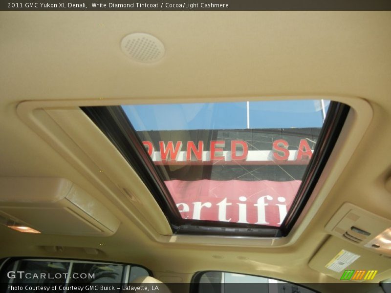 White Diamond Tintcoat / Cocoa/Light Cashmere 2011 GMC Yukon XL Denali