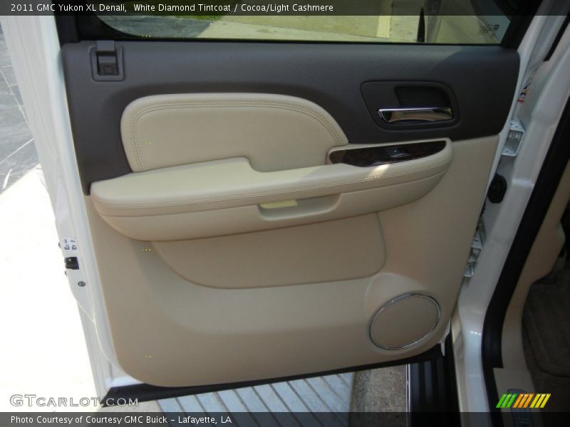 White Diamond Tintcoat / Cocoa/Light Cashmere 2011 GMC Yukon XL Denali