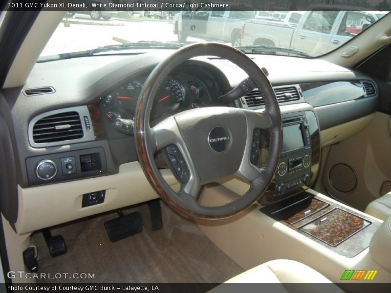 White Diamond Tintcoat / Cocoa/Light Cashmere 2011 GMC Yukon XL Denali