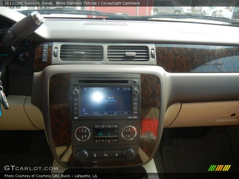 White Diamond Tintcoat / Cocoa/Light Cashmere 2011 GMC Yukon XL Denali
