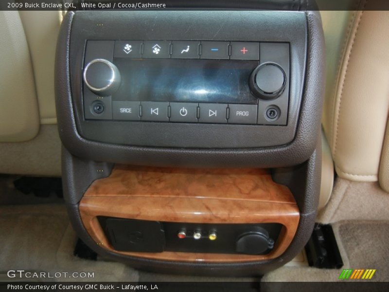 White Opal / Cocoa/Cashmere 2009 Buick Enclave CXL