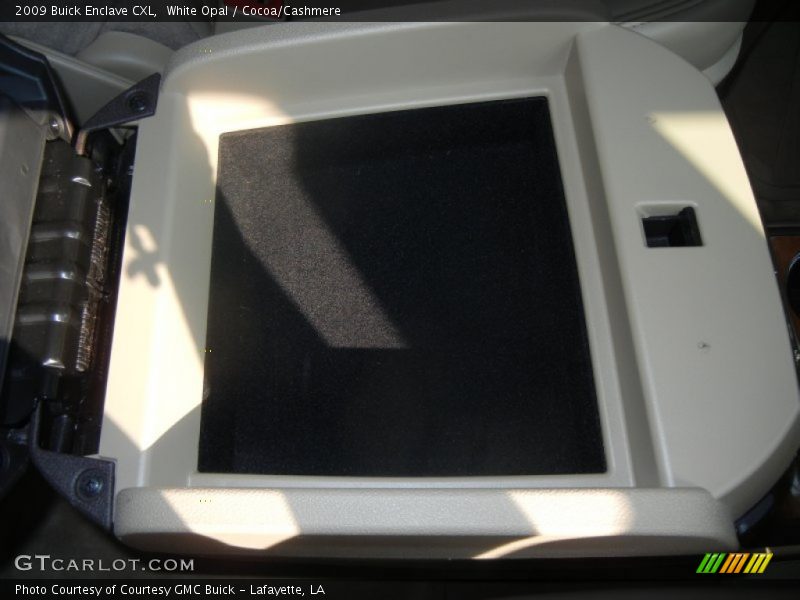 White Opal / Cocoa/Cashmere 2009 Buick Enclave CXL