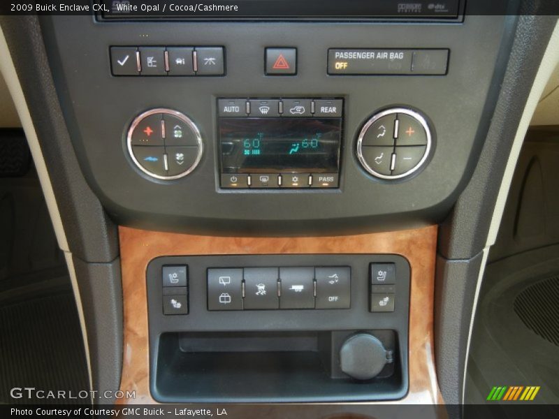 White Opal / Cocoa/Cashmere 2009 Buick Enclave CXL