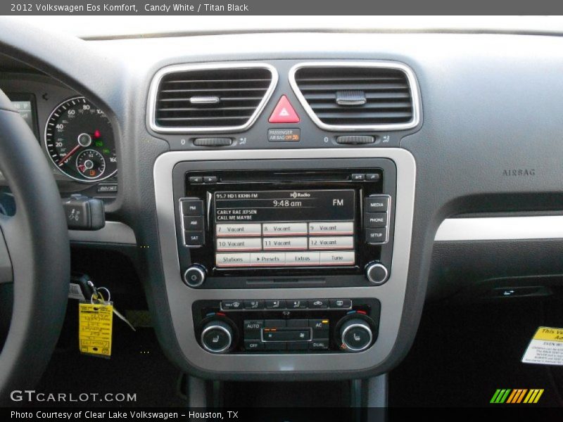 Candy White / Titan Black 2012 Volkswagen Eos Komfort