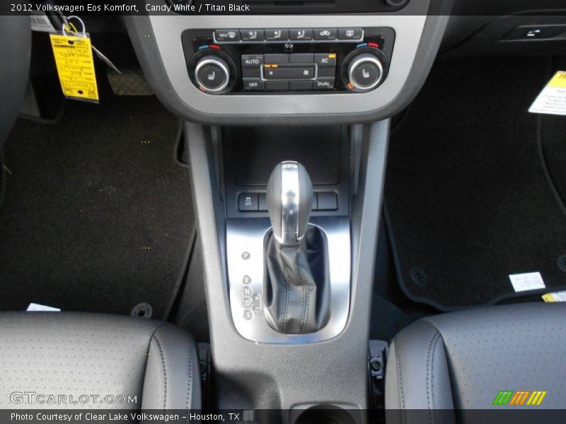 Candy White / Titan Black 2012 Volkswagen Eos Komfort