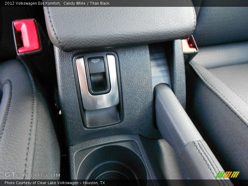 Candy White / Titan Black 2012 Volkswagen Eos Komfort