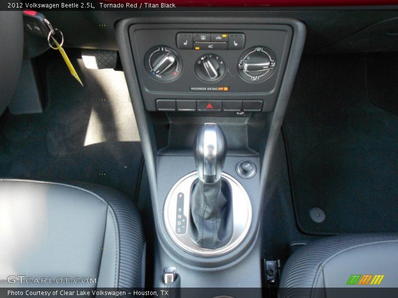 Tornado Red / Titan Black 2012 Volkswagen Beetle 2.5L