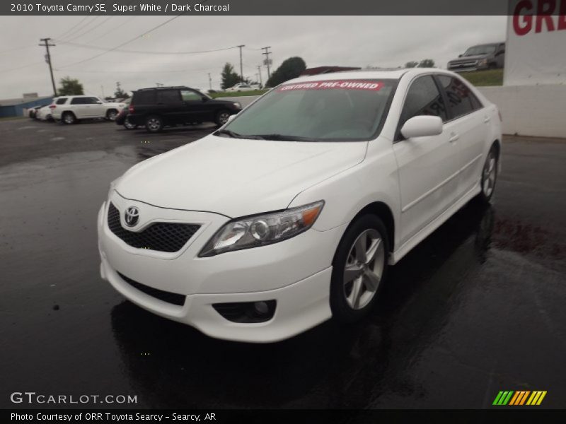Super White / Dark Charcoal 2010 Toyota Camry SE