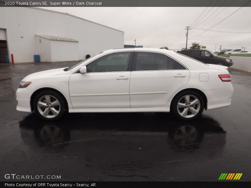 Super White / Dark Charcoal 2010 Toyota Camry SE