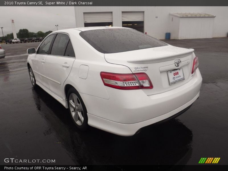 Super White / Dark Charcoal 2010 Toyota Camry SE