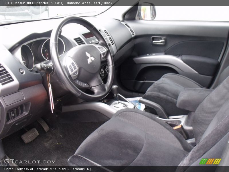 Diamond White Pearl / Black 2010 Mitsubishi Outlander ES 4WD