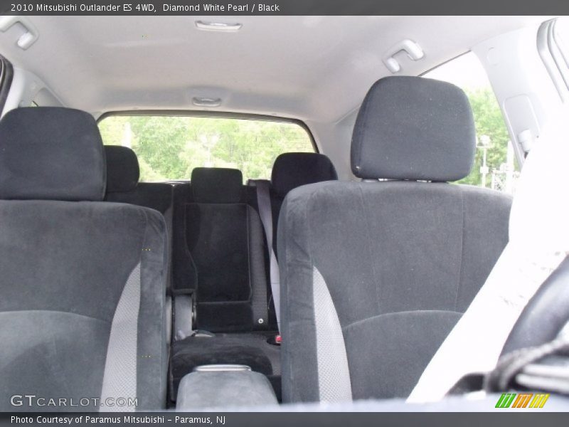 Diamond White Pearl / Black 2010 Mitsubishi Outlander ES 4WD
