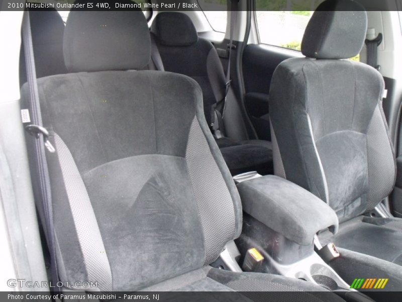 Diamond White Pearl / Black 2010 Mitsubishi Outlander ES 4WD