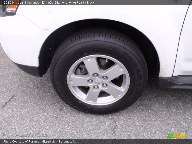Diamond White Pearl / Black 2010 Mitsubishi Outlander ES 4WD