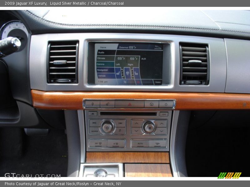 Liquid Silver Metallic / Charcoal/Charcoal 2009 Jaguar XF Luxury