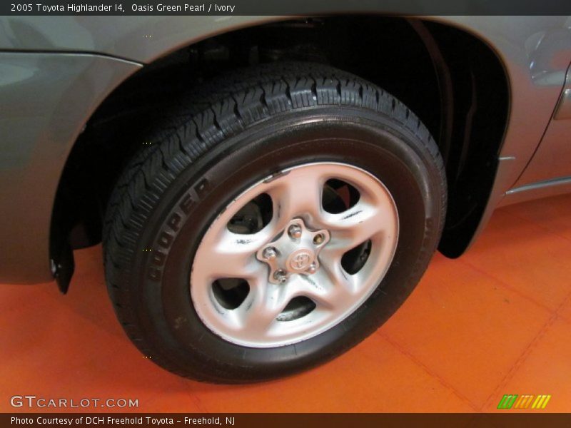Oasis Green Pearl / Ivory 2005 Toyota Highlander I4