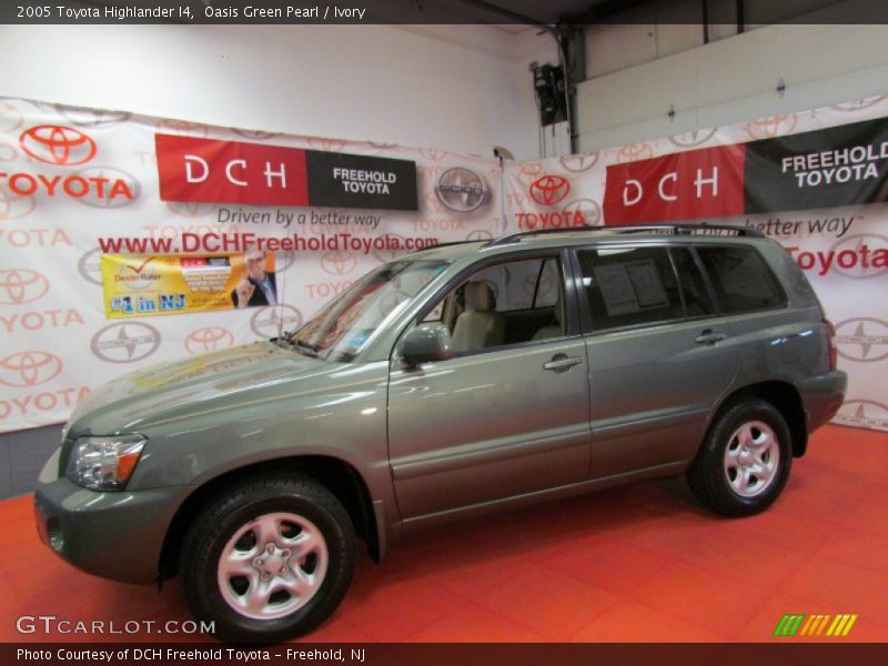 Oasis Green Pearl / Ivory 2005 Toyota Highlander I4