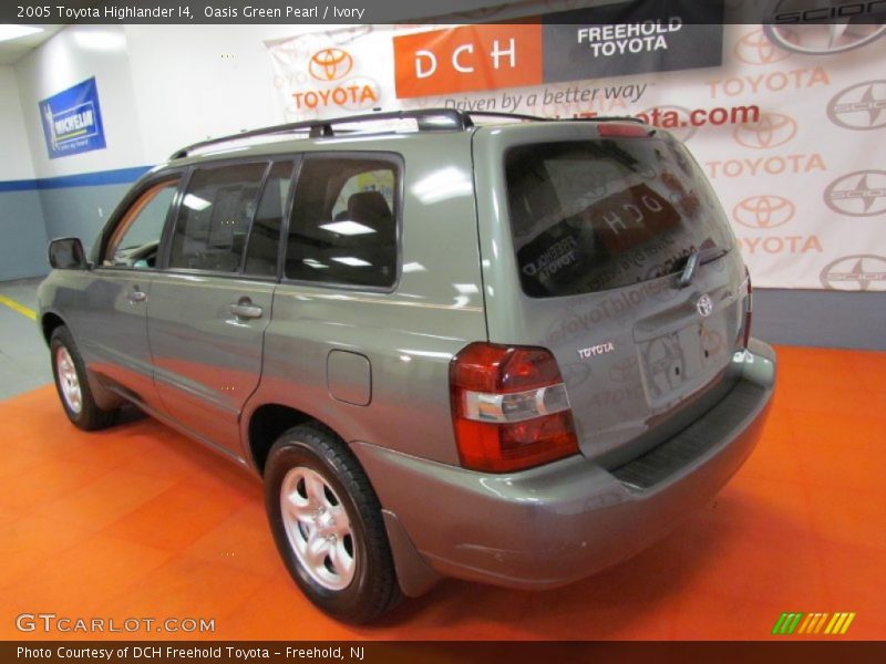 Oasis Green Pearl / Ivory 2005 Toyota Highlander I4