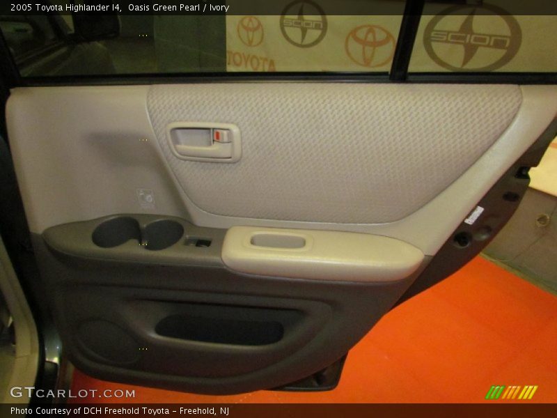 Oasis Green Pearl / Ivory 2005 Toyota Highlander I4
