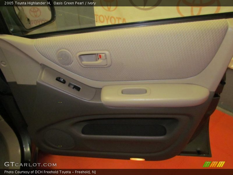 Oasis Green Pearl / Ivory 2005 Toyota Highlander I4