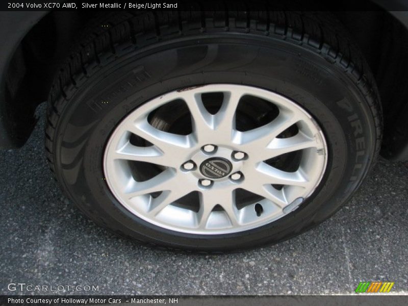Silver Metallic / Beige/Light Sand 2004 Volvo XC70 AWD