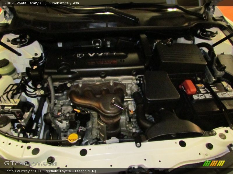 Super White / Ash 2009 Toyota Camry XLE