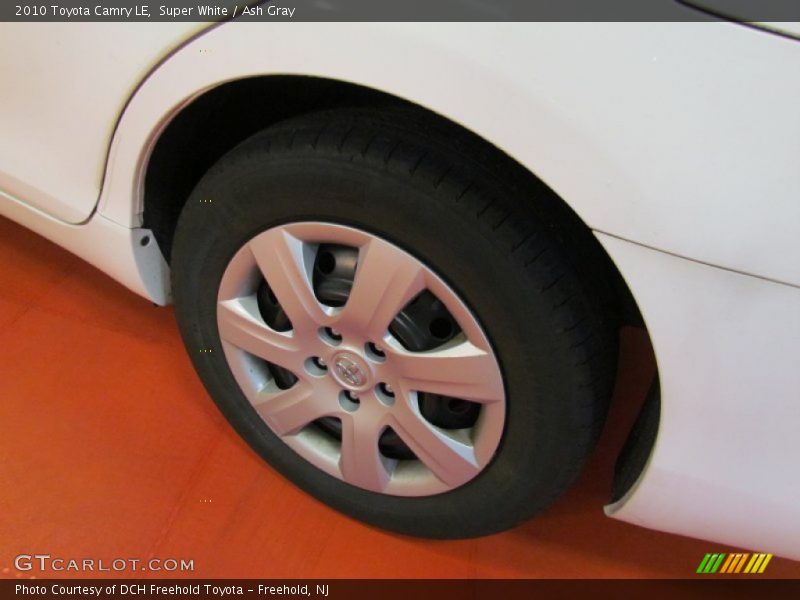 Super White / Ash Gray 2010 Toyota Camry LE