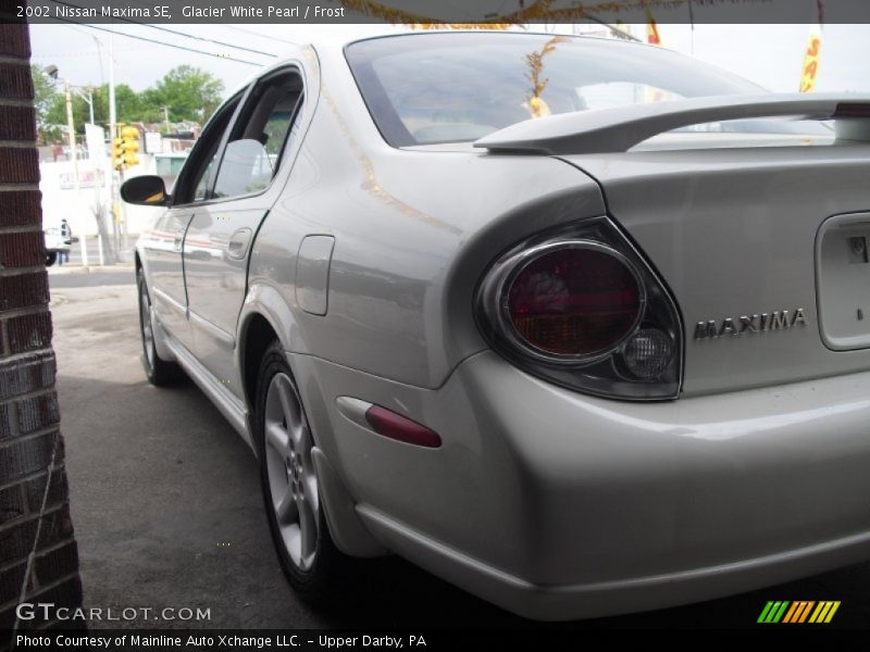 Glacier White Pearl / Frost 2002 Nissan Maxima SE