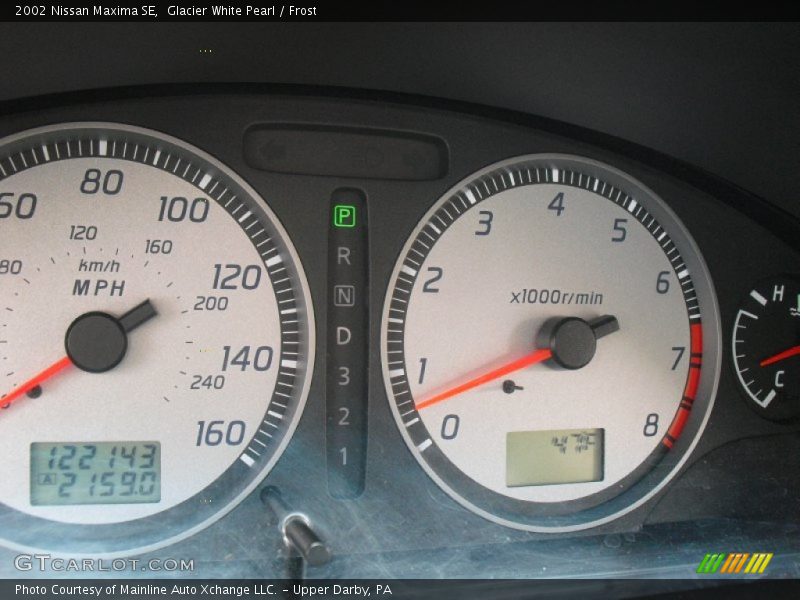 Glacier White Pearl / Frost 2002 Nissan Maxima SE