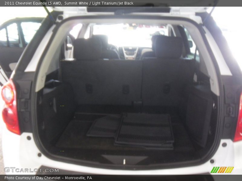 Summit White / Light Titanium/Jet Black 2011 Chevrolet Equinox LS AWD