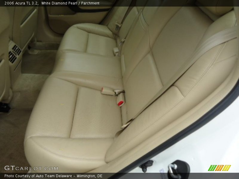 White Diamond Pearl / Parchment 2006 Acura TL 3.2