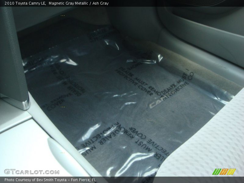 Magnetic Gray Metallic / Ash Gray 2010 Toyota Camry LE