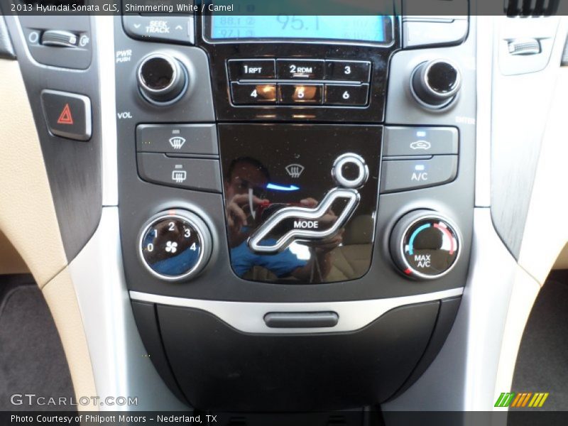 Shimmering White / Camel 2013 Hyundai Sonata GLS