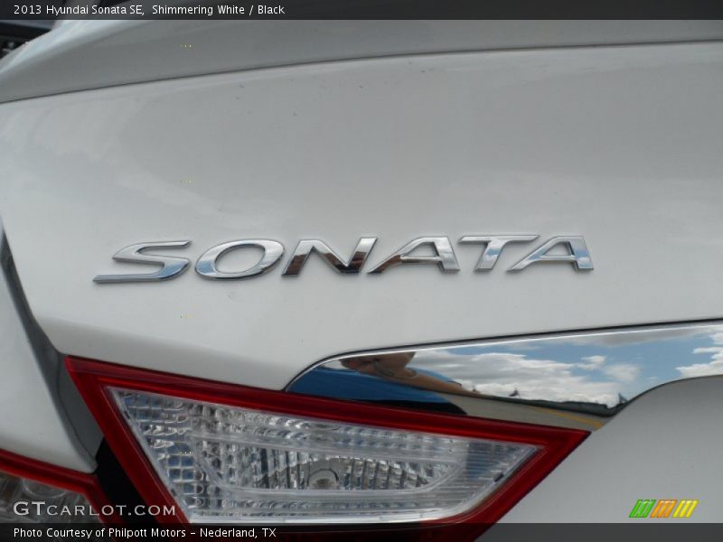 Shimmering White / Black 2013 Hyundai Sonata SE